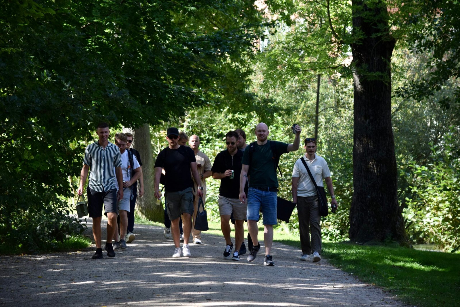 15795F1D-7CDF-42AF-9658-6656315038EA_1_201_a